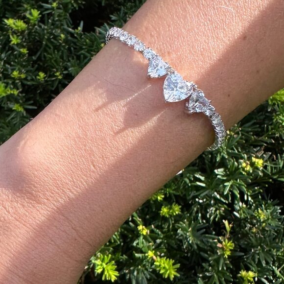 3 hearts Cubic Zirconia Tennis Bracelet Bridal CZ Link Bracelet, Diamond Color - Picture 5 of 7